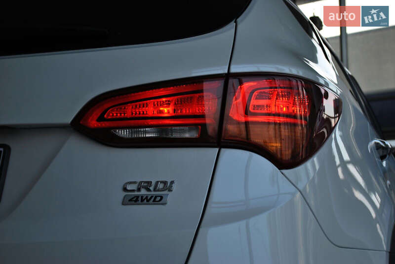 Позашляховик / Кросовер Hyundai Santa FE 2016 в Рівному