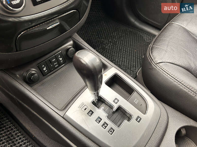 Внедорожник / Кроссовер Hyundai Santa FE 2011 в Житомире