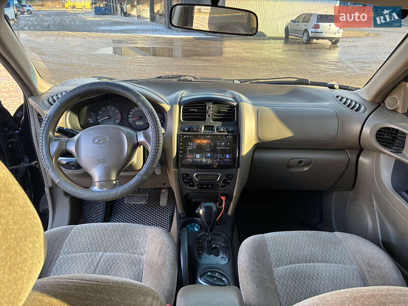 Внедорожник / Кроссовер Hyundai Santa FE 2004 в Дрогобыче