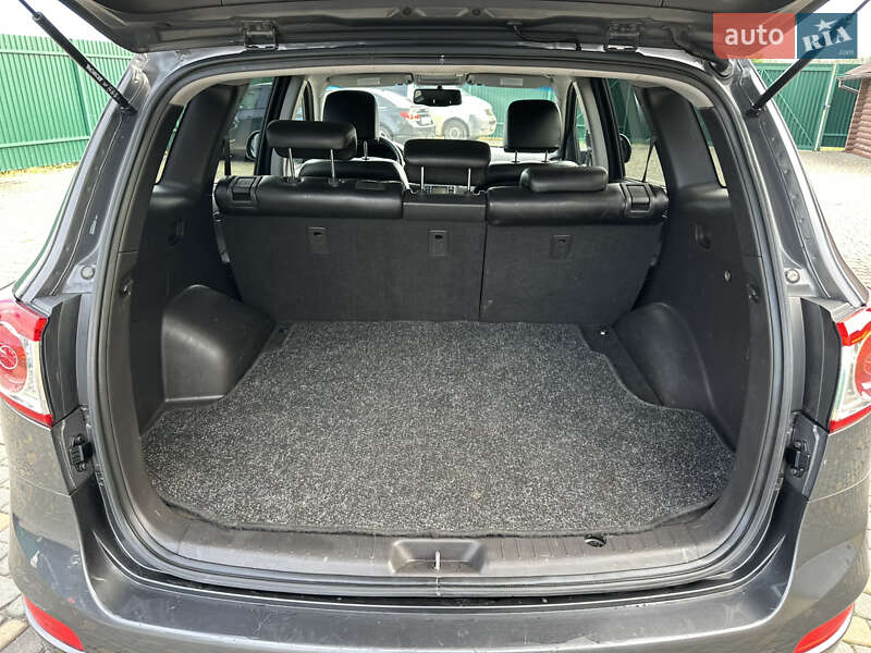 Позашляховик / Кросовер Hyundai Santa FE 2010 в Самборі