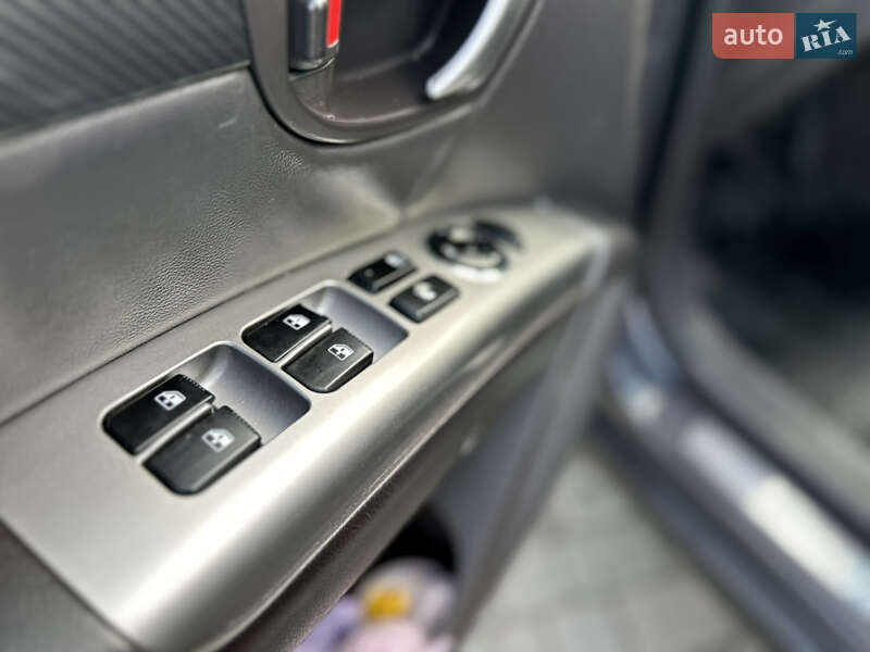 Позашляховик / Кросовер Hyundai Santa FE 2010 в Самборі