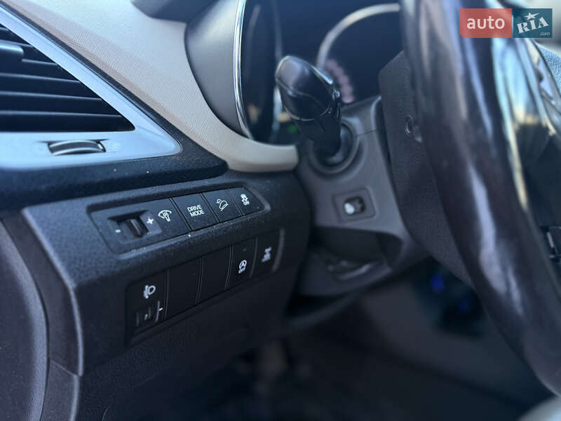 Позашляховик / Кросовер Hyundai Santa FE 2017 в Коломиї