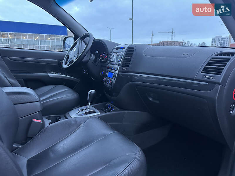 Внедорожник / Кроссовер Hyundai Santa FE 2010 в Луцке