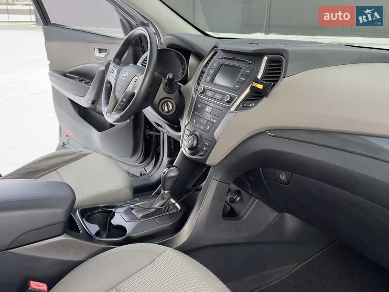 Позашляховик / Кросовер Hyundai Santa FE 2015 в Львові