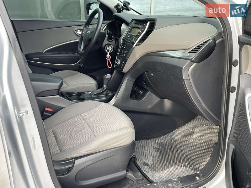 Внедорожник / Кроссовер Hyundai Santa FE 2015 в Киеве