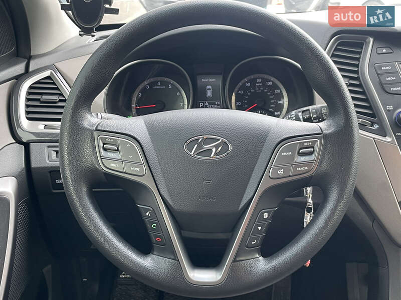 Внедорожник / Кроссовер Hyundai Santa FE 2015 в Киеве