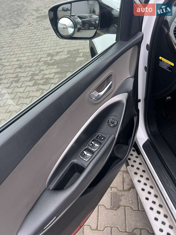 Позашляховик / Кросовер Hyundai Santa FE 2017 в Одесі