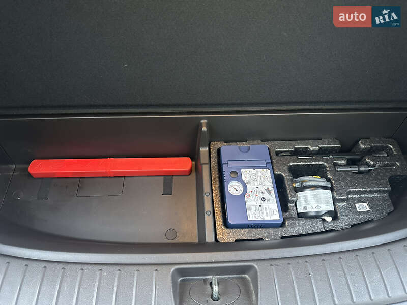 Внедорожник / Кроссовер Hyundai Santa FE 2018 в Днепре