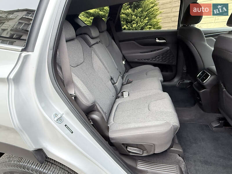 Внедорожник / Кроссовер Hyundai Santa FE 2019 в Одессе