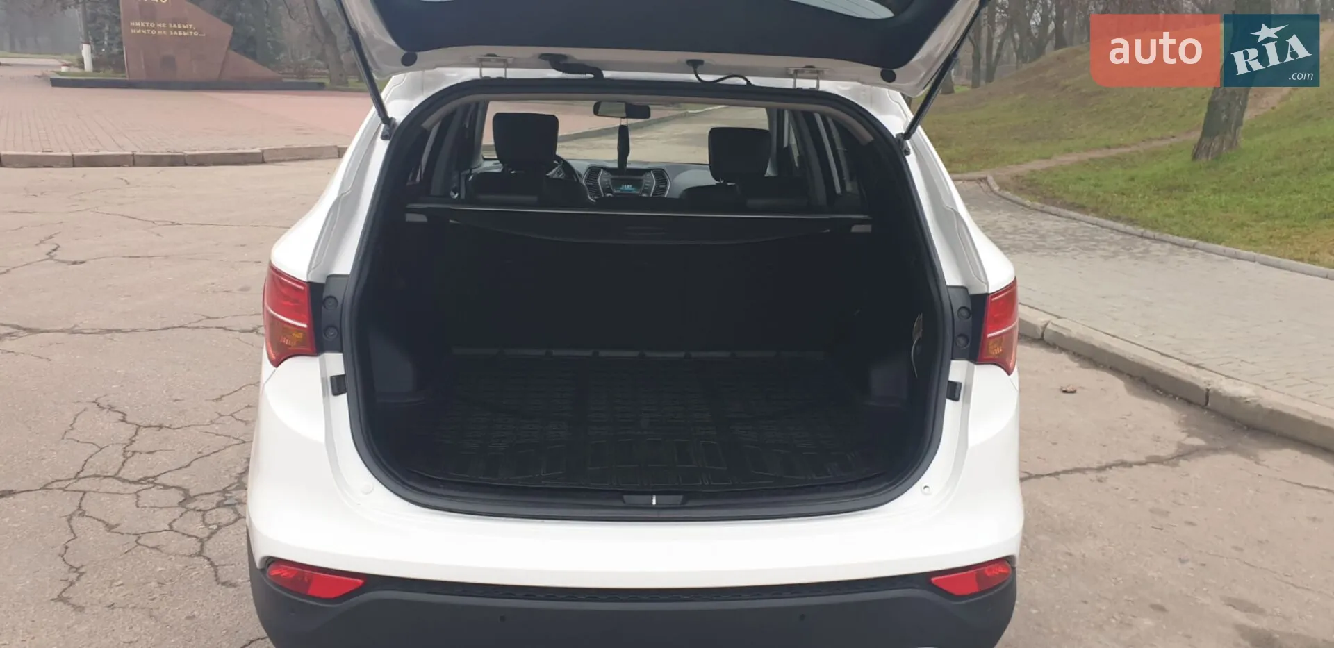 2012 Hyundai Santa Fe - мініатюра 8