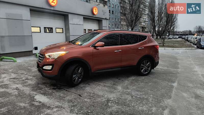 Внедорожник / Кроссовер Hyundai Santa FE 2013 в Днепре