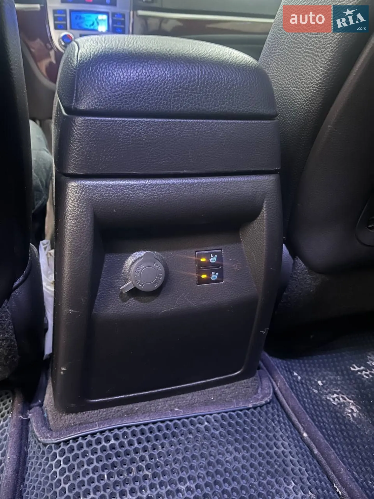 2011 Hyundai Santa Fe - мініатюра 30