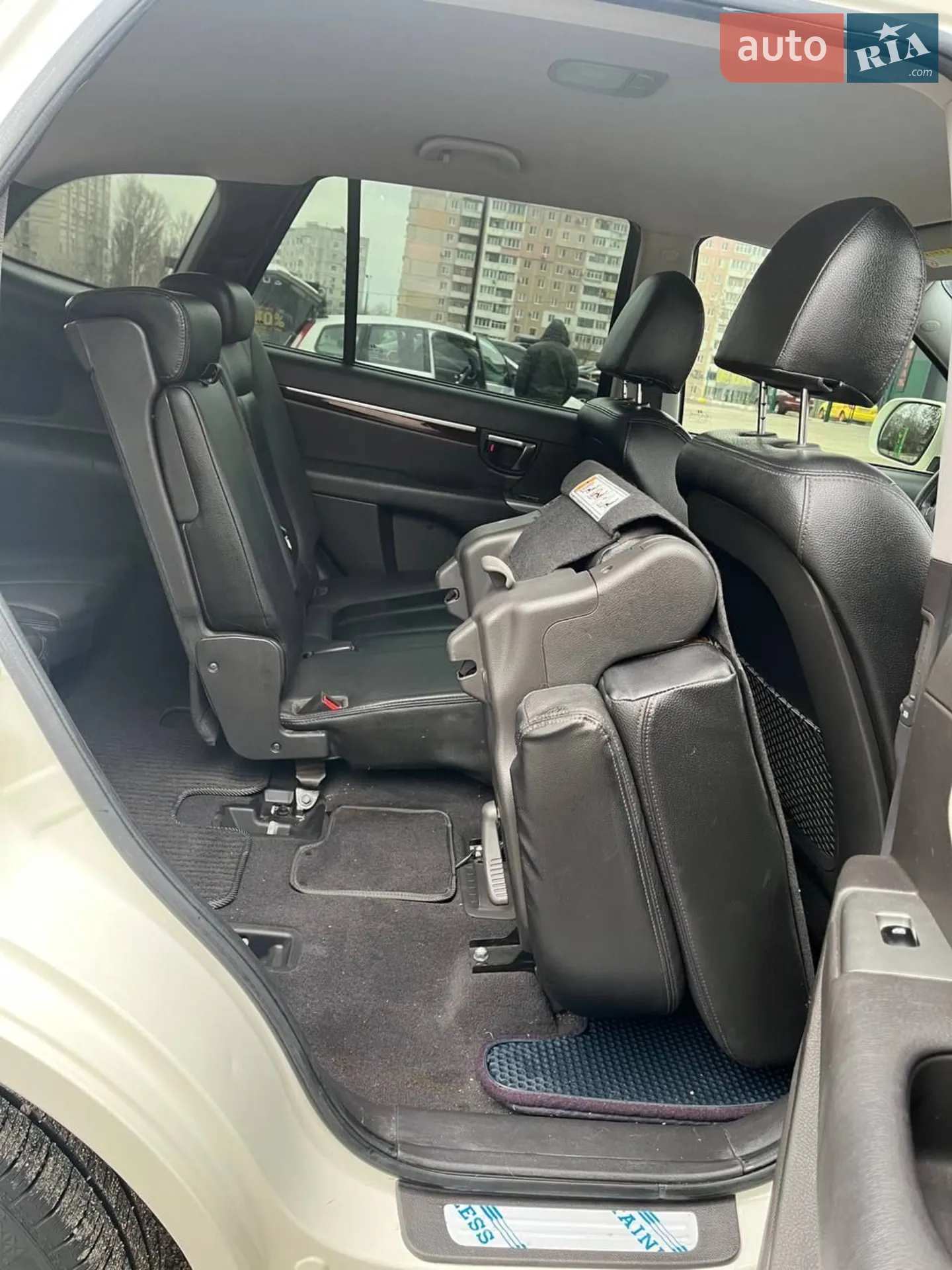 2011 Hyundai Santa Fe - мініатюра 11