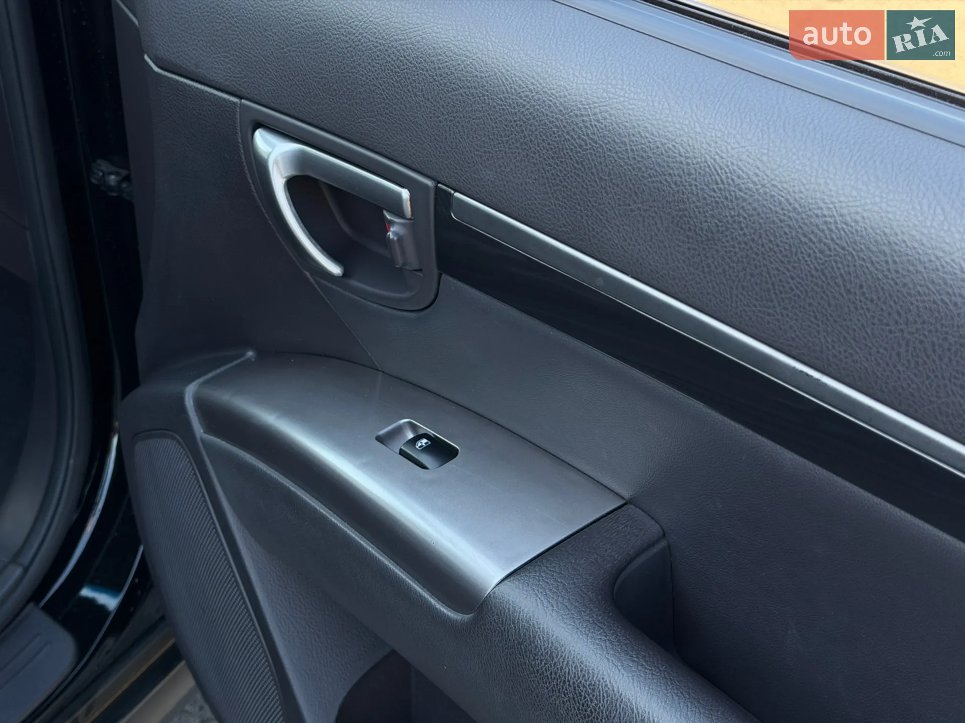 2010 Hyundai Santa Fe - мініатюра 37