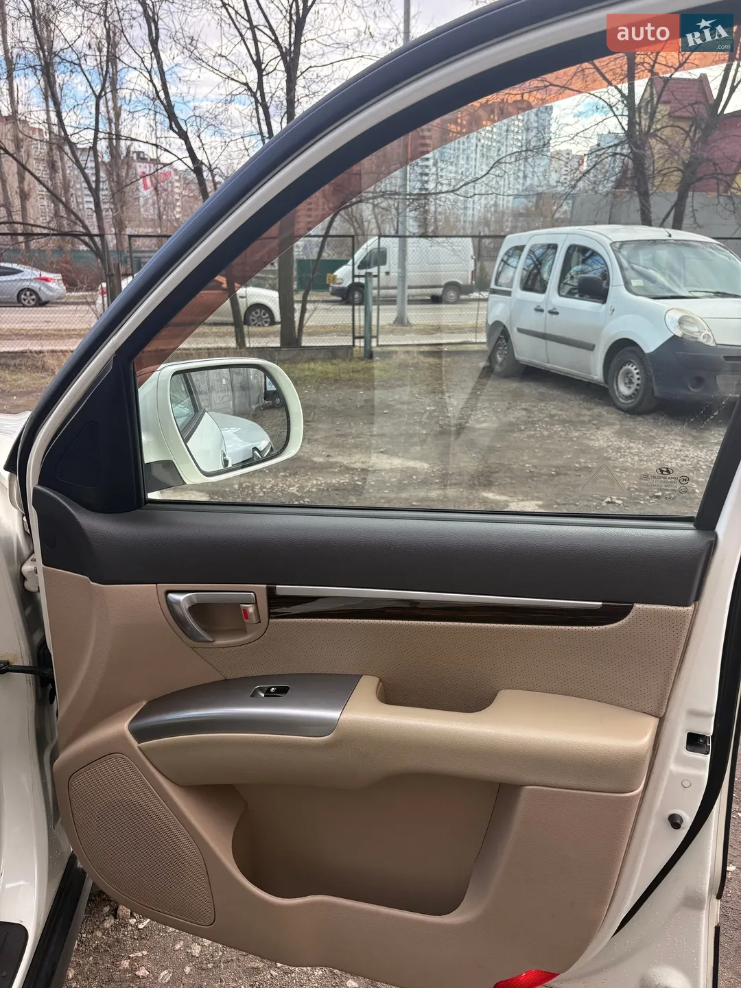2011 Hyundai Santa Fe - мініатюра 12