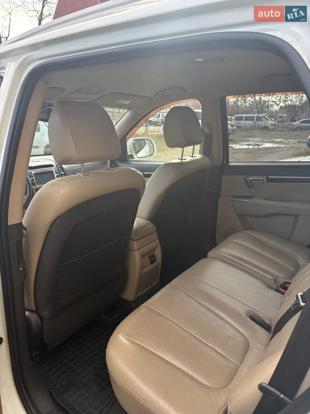 2011 Hyundai Santa Fe - мініатюра 16