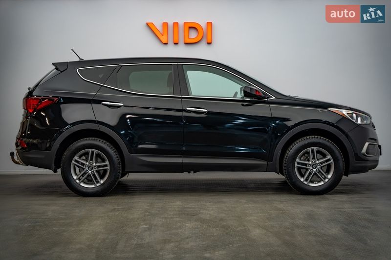 Внедорожник / Кроссовер Hyundai Santa FE 2017 в Киеве
