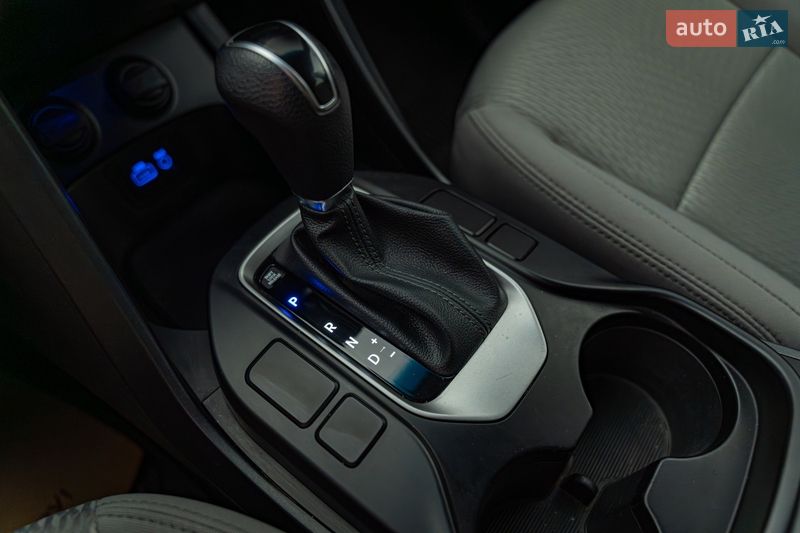 Внедорожник / Кроссовер Hyundai Santa FE 2017 в Киеве