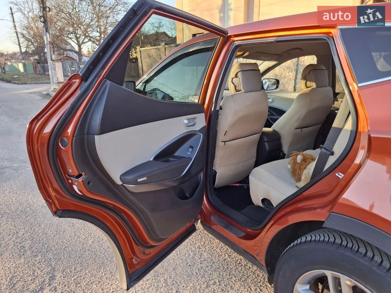 Внедорожник / Кроссовер Hyundai Santa FE 2016 в Киеве