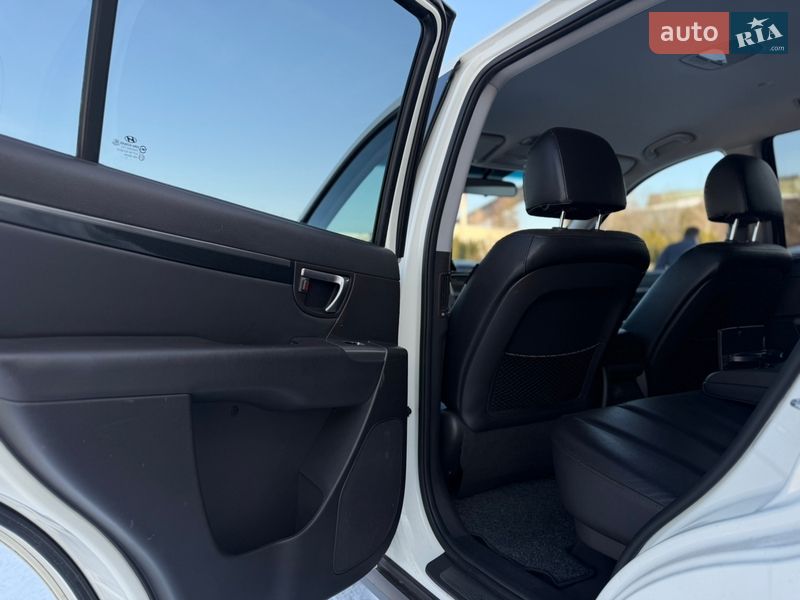 Внедорожник / Кроссовер Hyundai Santa FE 2012 в Луцке
