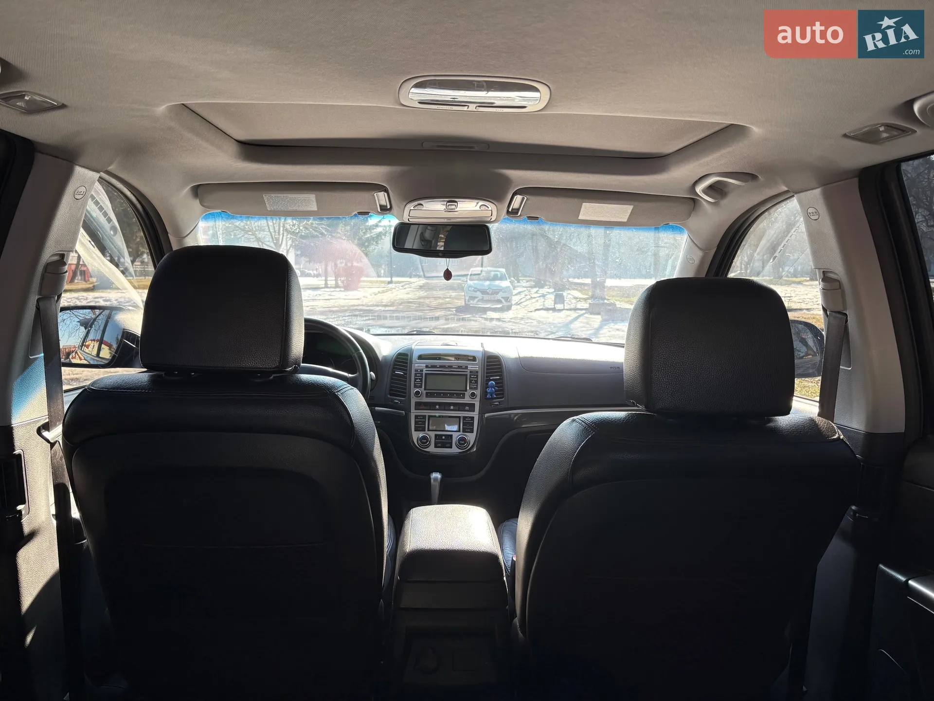 2011 Hyundai Santa Fe - мініатюра 16