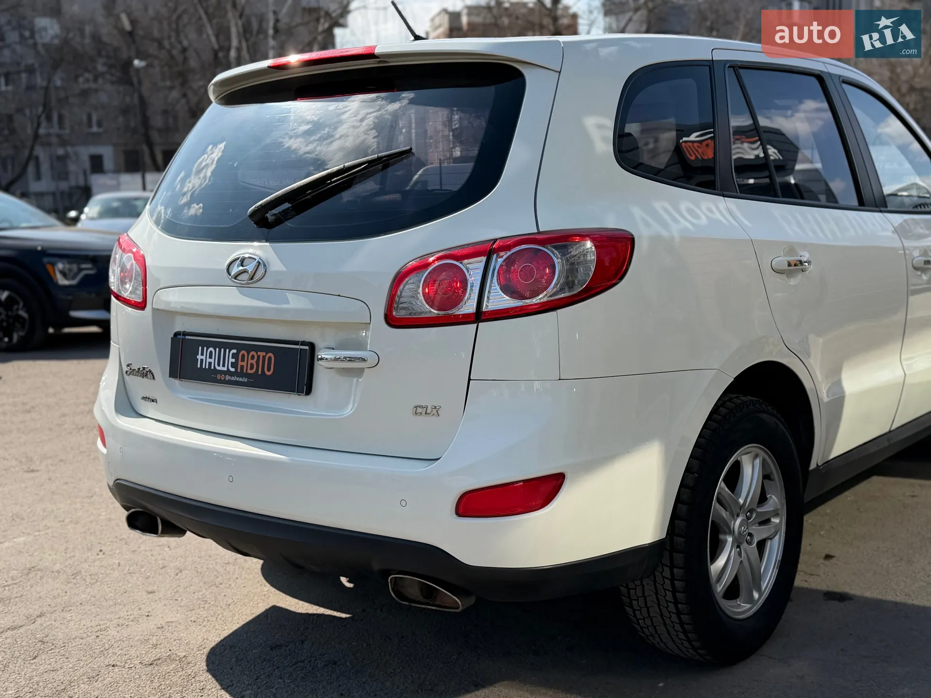 2011 Hyundai Santa Fe - мініатюра 12