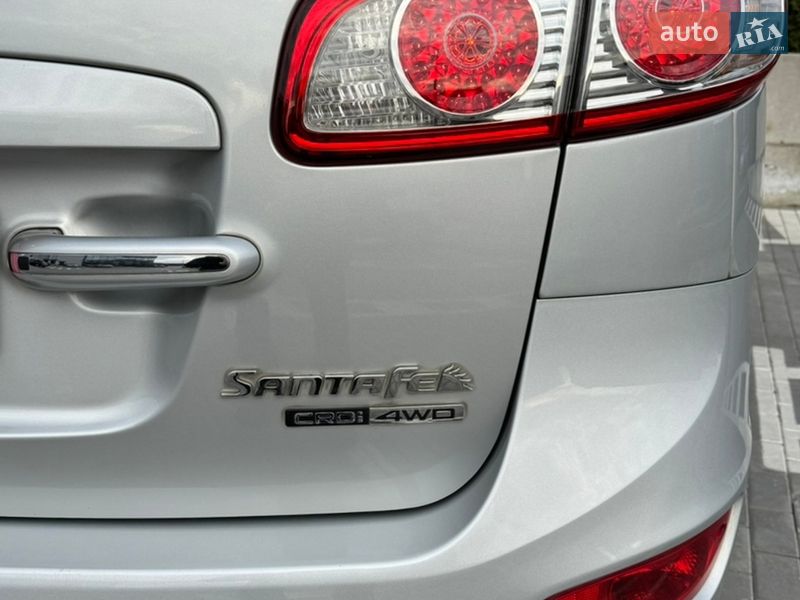 Внедорожник / Кроссовер Hyundai Santa FE 2012 в Ровно