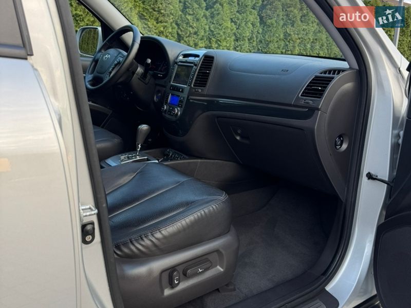 Внедорожник / Кроссовер Hyundai Santa FE 2012 в Ровно