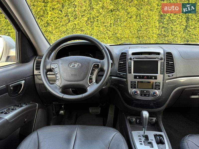 Внедорожник / Кроссовер Hyundai Santa FE 2012 в Ровно