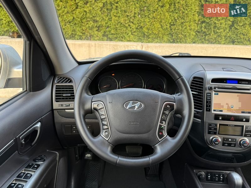Внедорожник / Кроссовер Hyundai Santa FE 2012 в Ровно