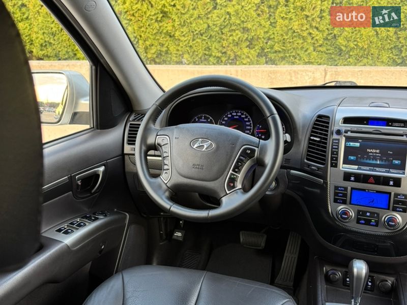 Внедорожник / Кроссовер Hyundai Santa FE 2012 в Ровно