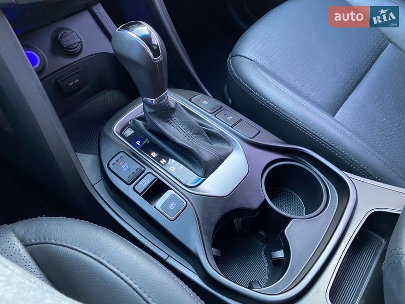 Внедорожник / Кроссовер Hyundai Santa FE 2013 в Киеве