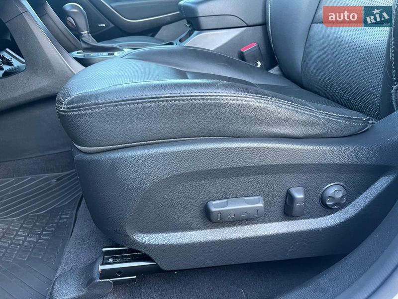 Внедорожник / Кроссовер Hyundai Santa FE 2016 в Луцке