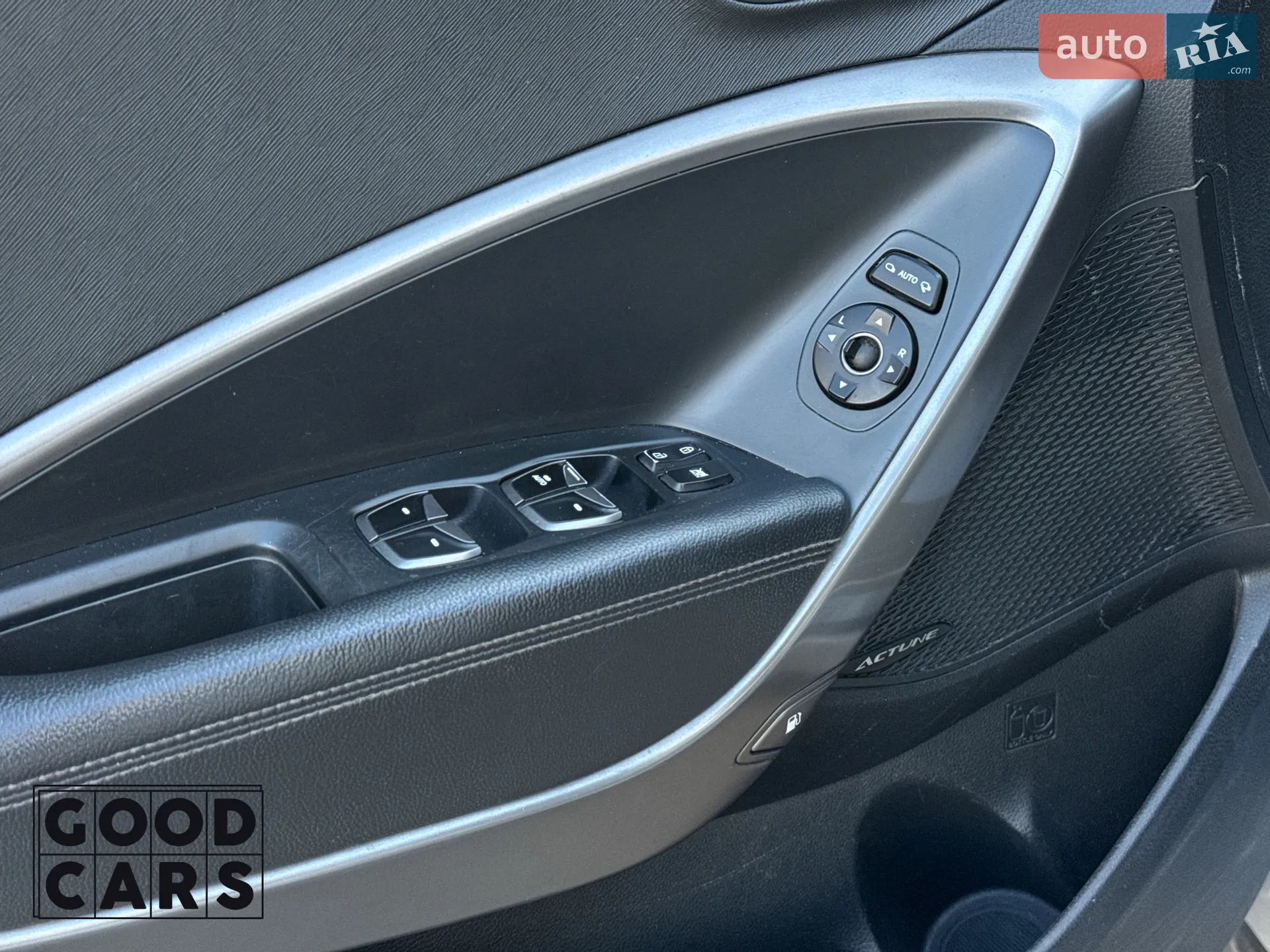 2013 Hyundai Santa Fe - мініатюра 20