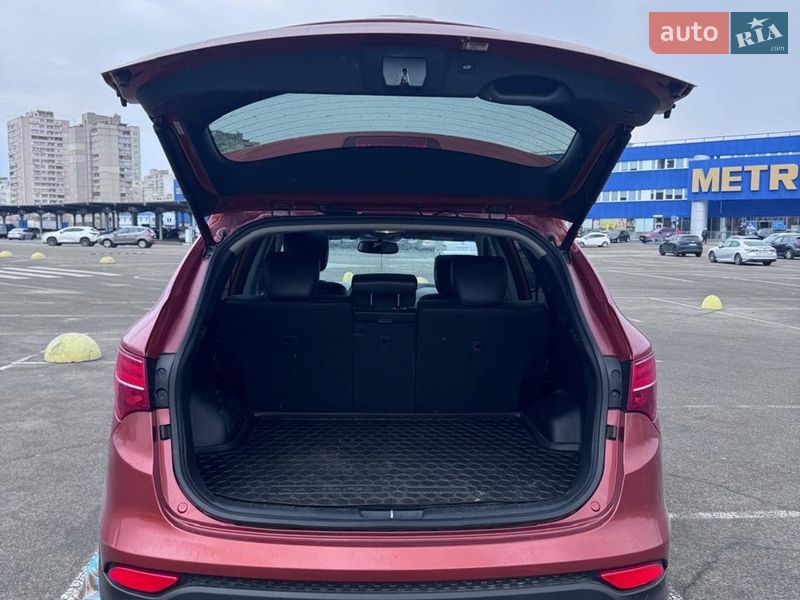 Внедорожник / Кроссовер Hyundai Santa FE 2016 в Киеве