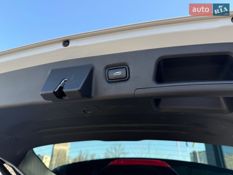 Внедорожник / Кроссовер Hyundai Santa FE 2021 в Киеве