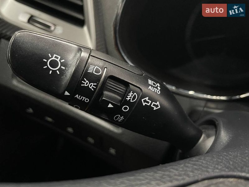 Внедорожник / Кроссовер Hyundai Santa FE 2016 в Киеве