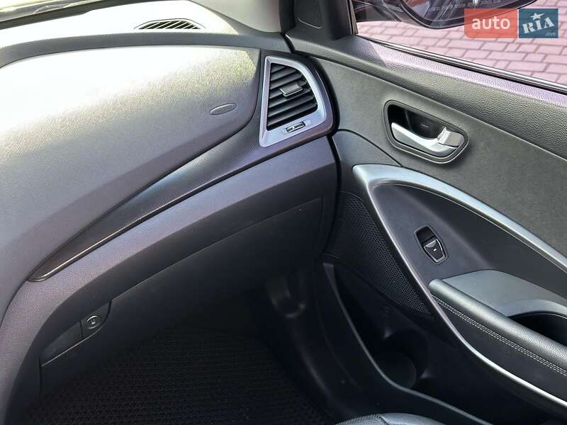 Внедорожник / Кроссовер Hyundai Santa FE 2016 в Одессе