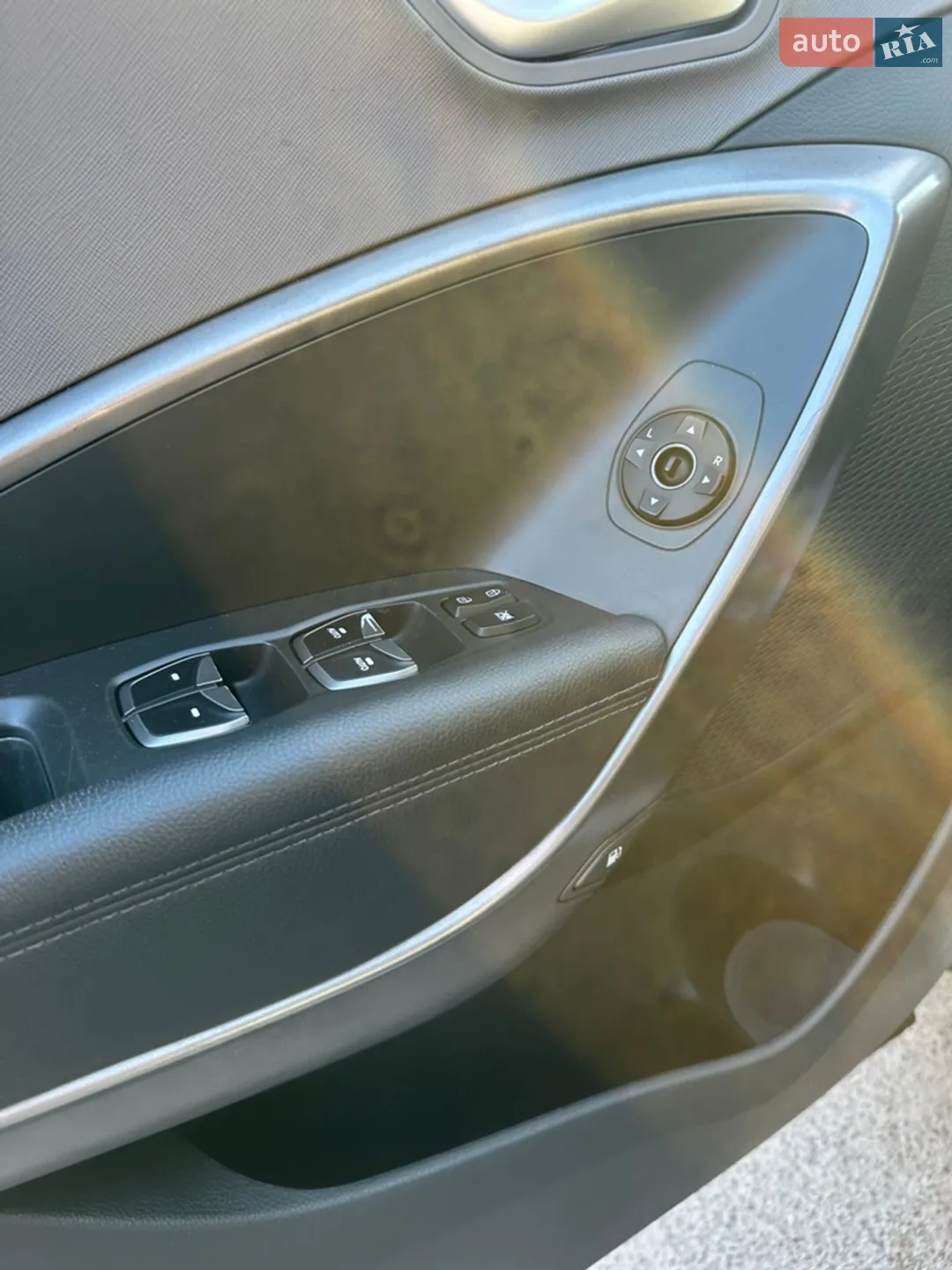 2016 Hyundai Santa Fe - мініатюра 17