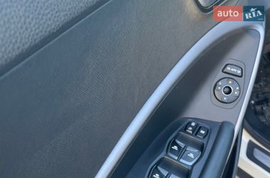 Позашляховик / Кросовер Hyundai Santa FE 2013 в Луцьку