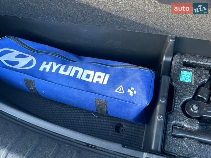 Позашляховик / Кросовер Hyundai Santa FE 2013 в Луцьку