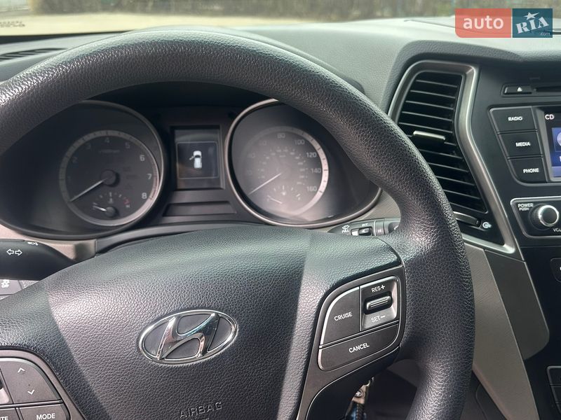 Внедорожник / Кроссовер Hyundai Santa FE 2016 в Каменец-Подольском