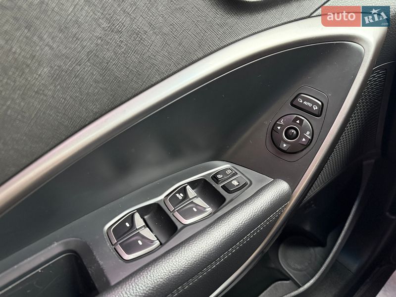 Внедорожник / Кроссовер Hyundai Santa FE 2016 в Житомире