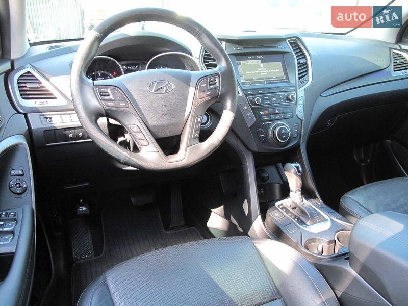 Внедорожник / Кроссовер Hyundai Santa FE 2016 в Киеве