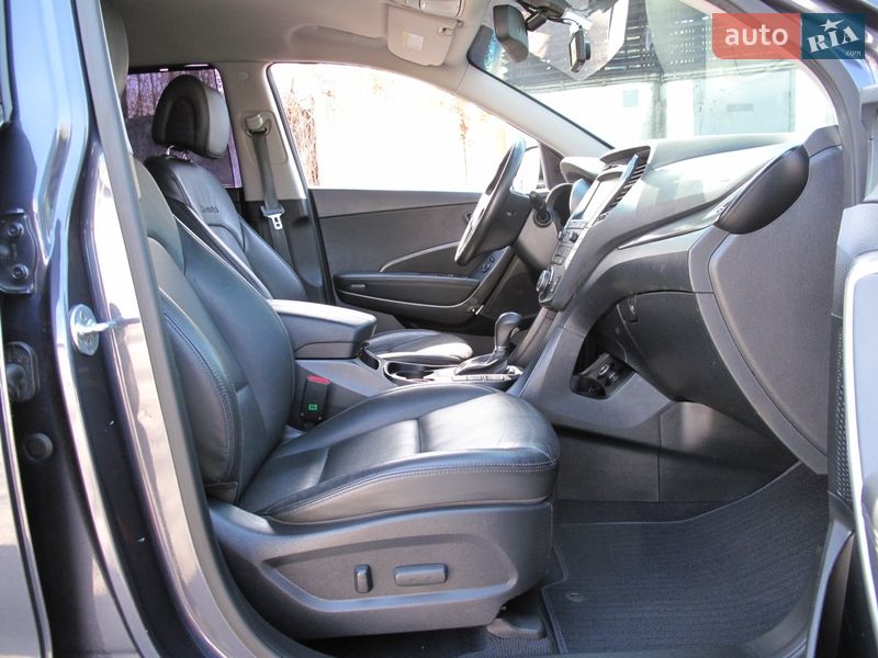 Внедорожник / Кроссовер Hyundai Santa FE 2016 в Киеве