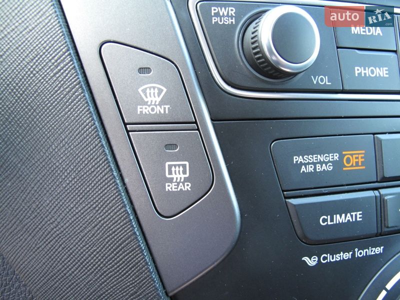 Внедорожник / Кроссовер Hyundai Santa FE 2016 в Киеве