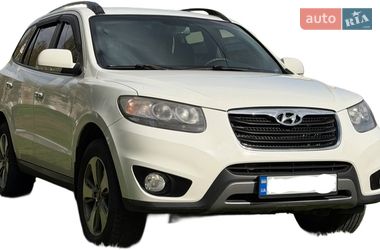 Внедорожник / Кроссовер Hyundai Santa FE 2012 в Киеве