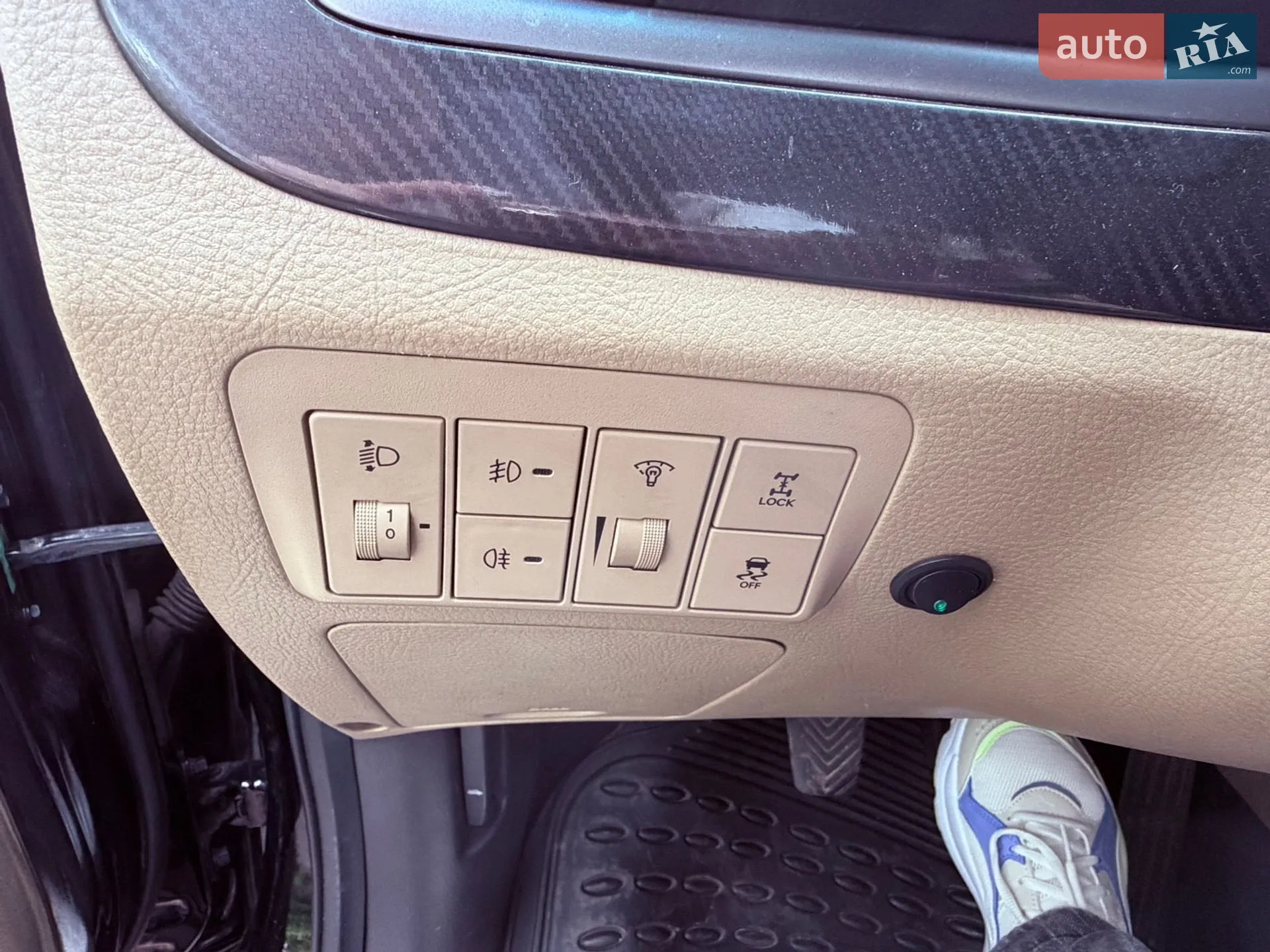 2011 Hyundai Santa Fe - мініатюра 16