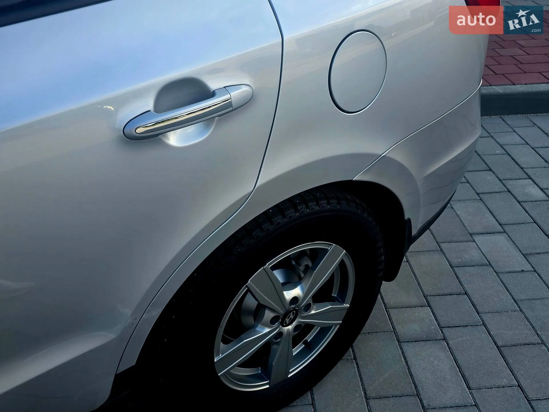 2011 Hyundai Santa Fe - мініатюра 21