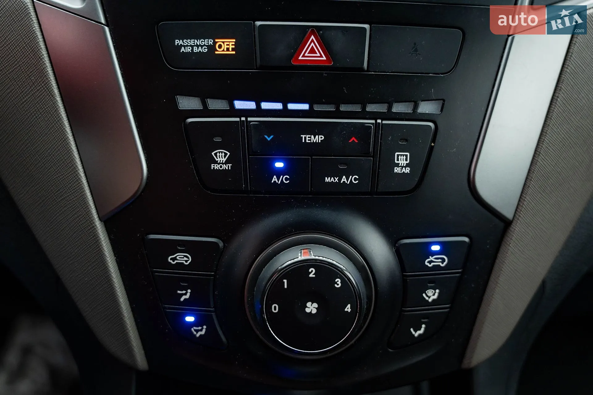 2017 Hyundai Santa Fe - мініатюра 19